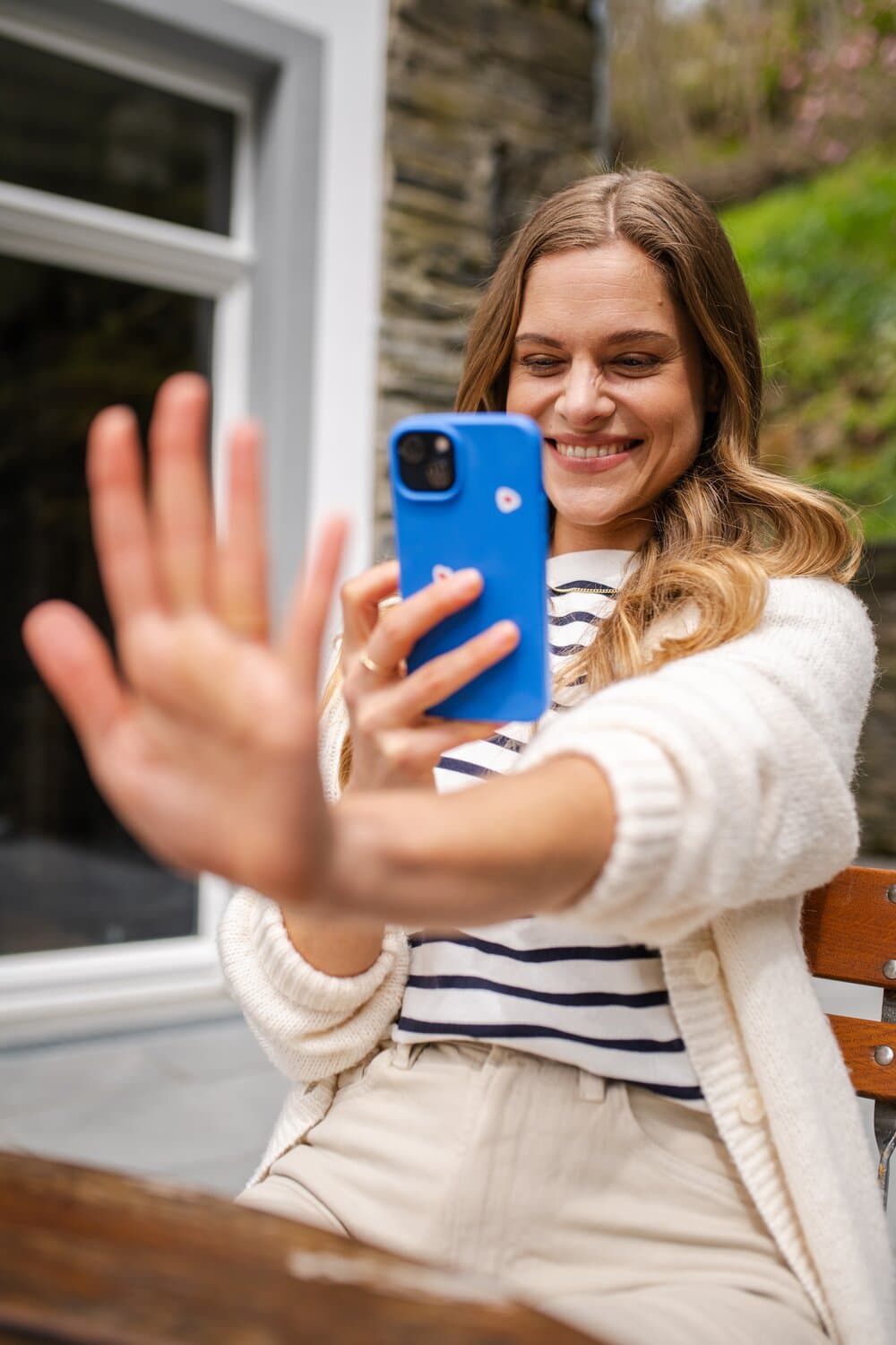 Frau mit Smartphone